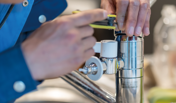 STEP3-作業の実施画像|水漏れセンター千葉市 水まもり隊